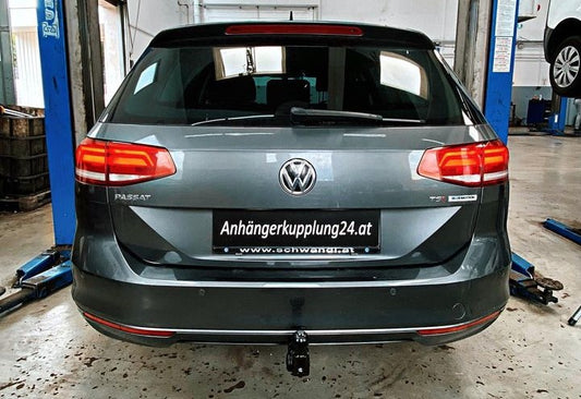 Nachrüstung einer Original schwenkbaren Anhängerkupplung am VW Passat Variant B8