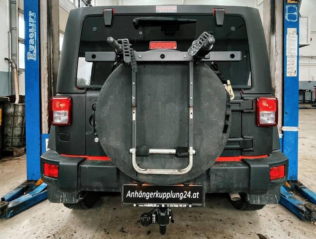 Nachrüstung einer abnehmbaren AUTO-HAK Anhängerkupplung am Jeep Wrangler II