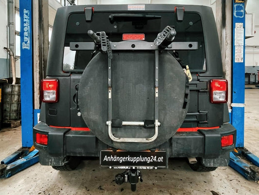 Nachrüstung einer abnehmbaren AUTO-HAK Anhängerkupplung am Jeep Wrangler II