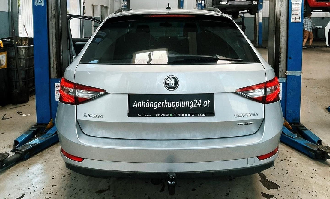Nachrüstung einer abnehmbaren Oris Anhängerkupplung am Skoda Superb Combi (Typ 3V)