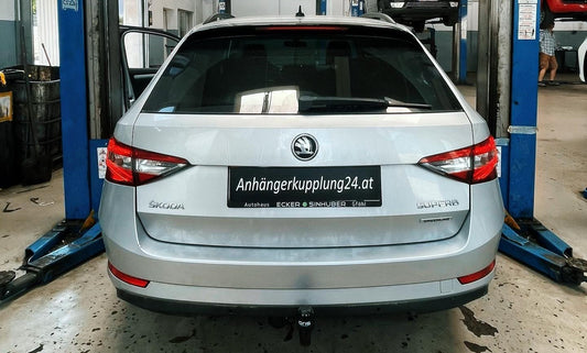 Nachrüstung einer abnehmbaren Oris Anhängerkupplung am Skoda Superb Combi (Typ 3V)