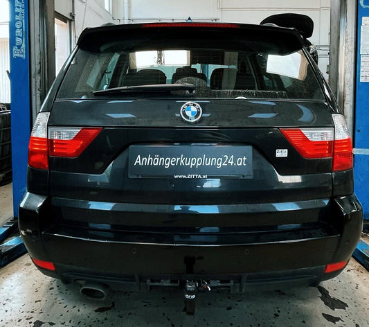 Nachrüstung einer abnehmbaren ORIS Anhängerkupplung und einen Thule Fahrradträger am BMW X3 E83