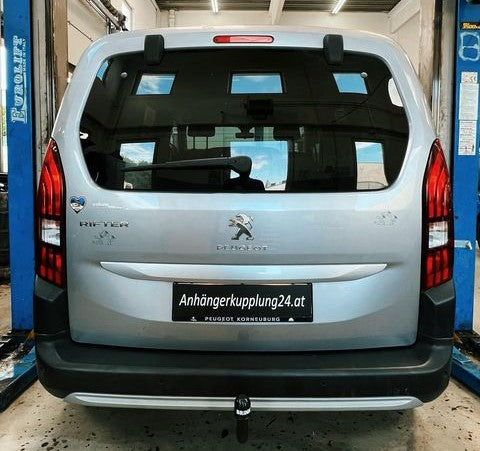 Nachrüstung einer abnehmbaren Brink Anhängerkupplung am Peugeot Rifter