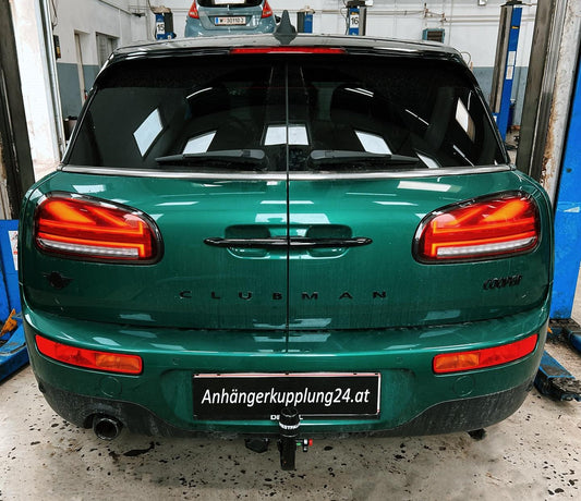 Nachrüstung einer abnehmbaren Westfalia Anhängerkupplung am Mini Clubman F54