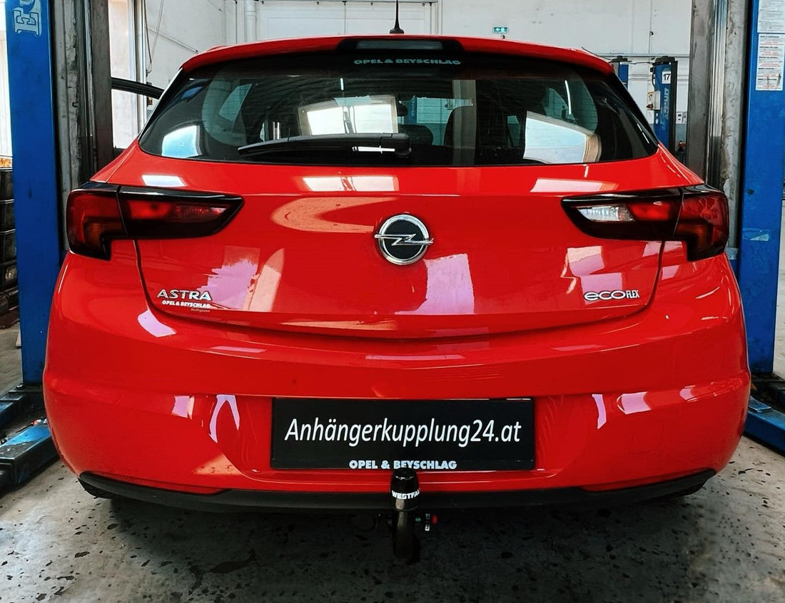 Nachrüstung einer abnehmbaren Westfalia Anhängerkupplung am Opel Astra K