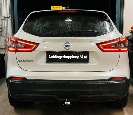 Nachrüstung einer starren GDW Anhängerkupplung am NISSAN QASHQAI II SUV