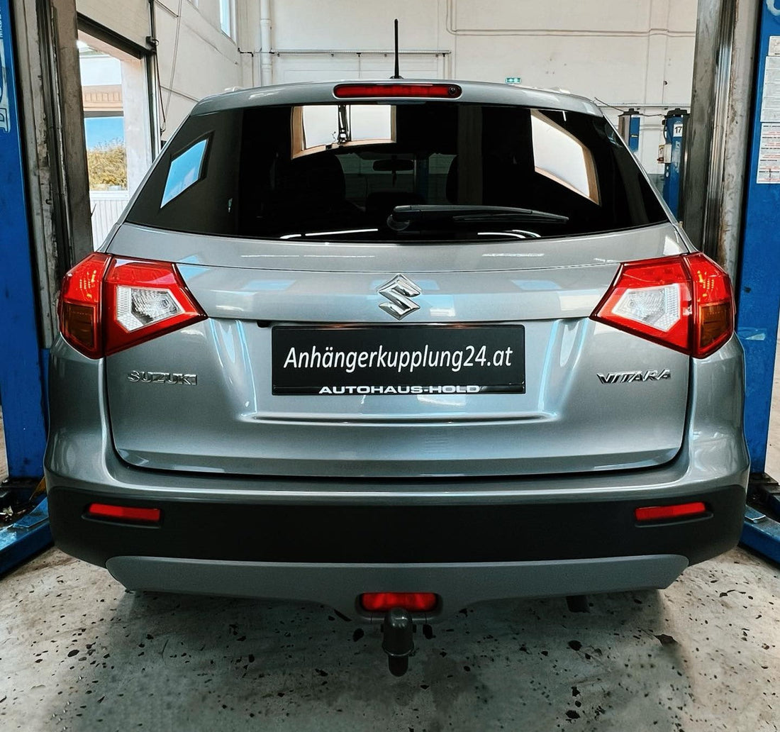 Nachrüstung einer abnehmbaren Auto-Hak Anhängerkupplung am Suzuki Vitara