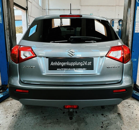 Nachrüstung einer abnehmbaren Auto-Hak Anhängerkupplung am Suzuki Vitara