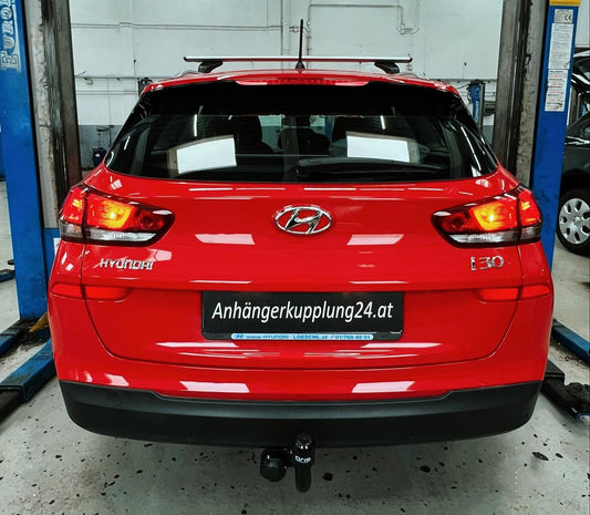 Nachrüstung einer starren Oris Anhängerkupplung am Hyundai i30