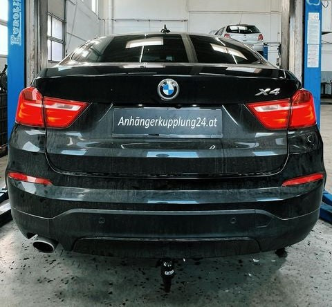 Nachrüstung einer abnehmbaren Oris Anhängerkupplung am BMW X4 F26