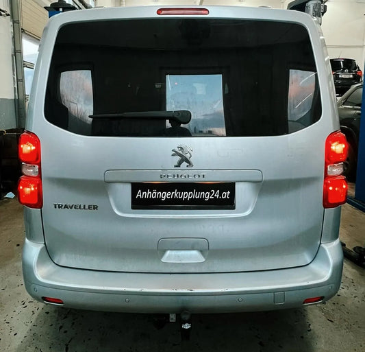 Nachrüstung einer starren HOOK Anhängerkupplung am Peugeot Traveller