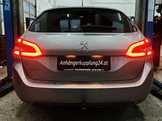 Nachrüstung einer starren ORIS Anhängerkupplung am PEUGEOT 308 SW II