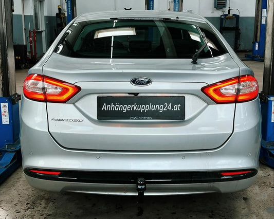 Nachrüstung einer abnehmbaren ORIS Anhängerkupplung am FORD MONDEO V Schrägheck