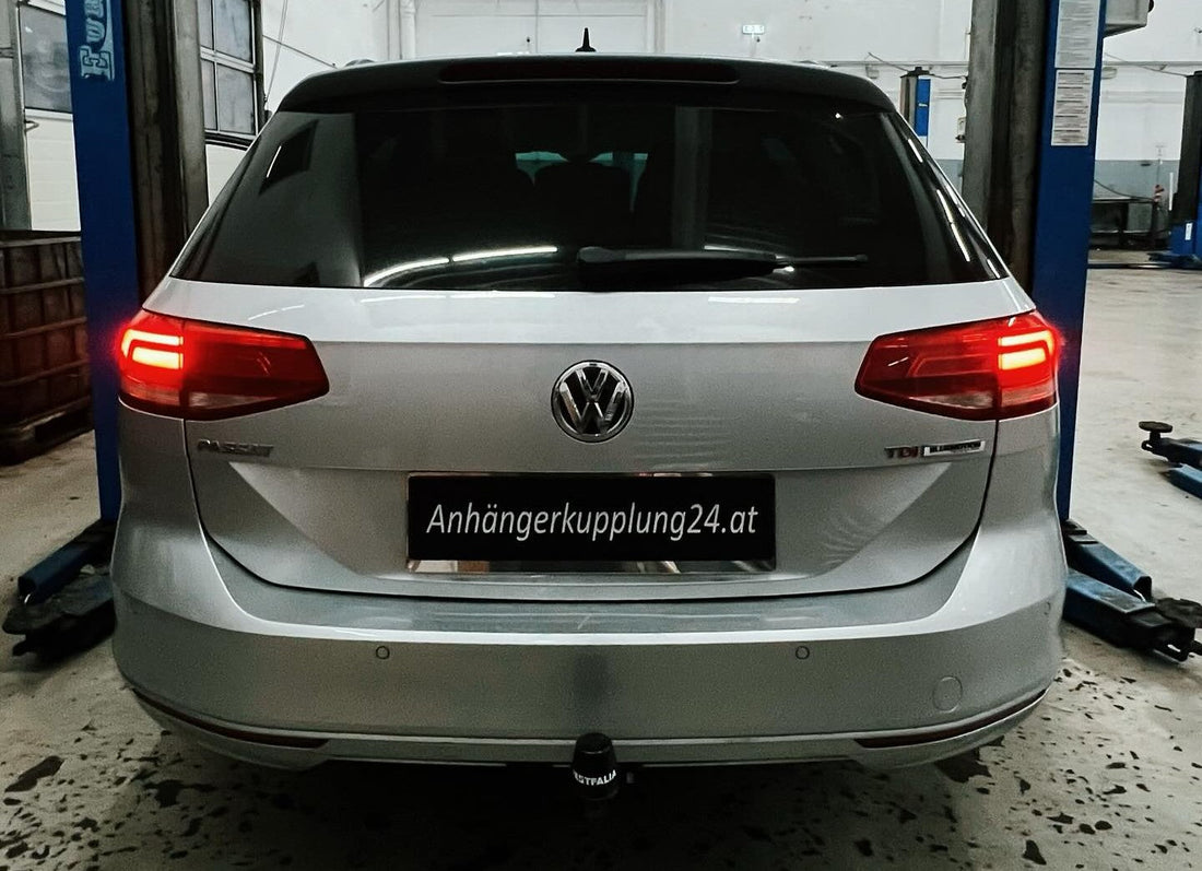 Nachrüstung einer abnehmbaren Westfalia Anhängerkupplung am VW PASSAT B8 Variant