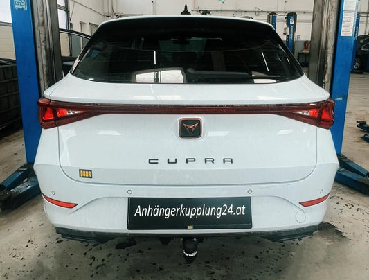 Nachrüstung einer starren Towcar Anhängerkupplung am CUPRA LEON Sportstourer