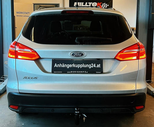 Nachrüstung einer abnehmbaren ORIS Anhängerkupplung am Ford Focus Tourer Typ DYB