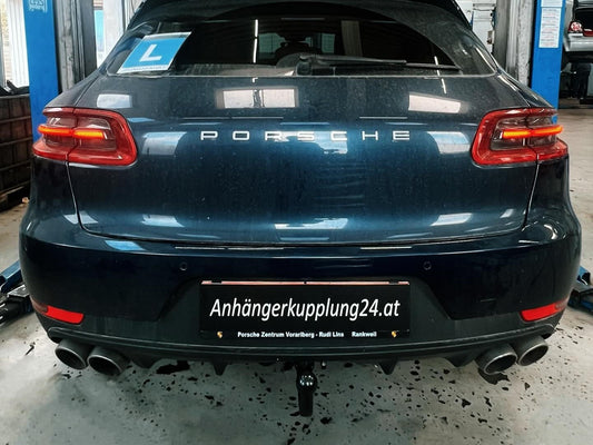 Nachrüstung einer abnehmbaren Westfalia Anhängerkupplung am PORSCHE MACAN