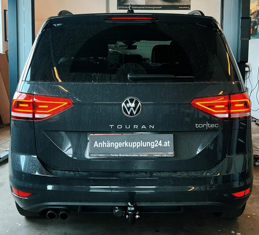 Nachrüstung einer starren ORIS Anhängerkupplung am VW TOURAN