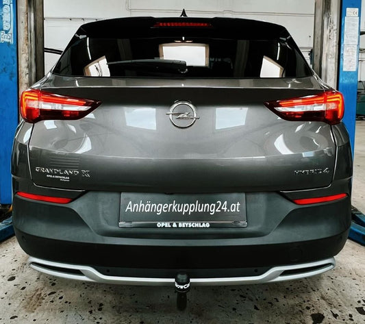 Nachrüstung einer abnehmbaren Towcar Anhängerkupplung am OPEL GRANDLAND X