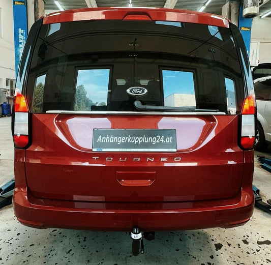 Nachrüstung einer abnehmbaren GDW Anhängerkupplung am FORD TOURNEO CONNECT