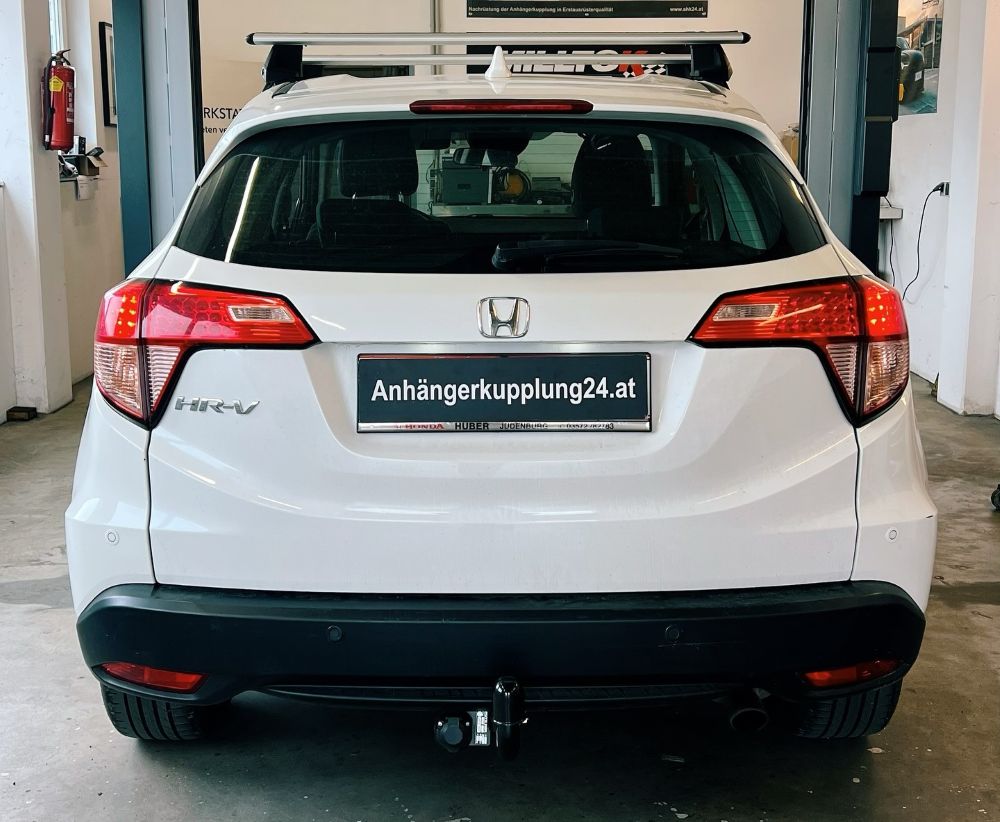 Nachrüstung einer starren Auto-Hak Anhängerkupplung am Honda HR-V