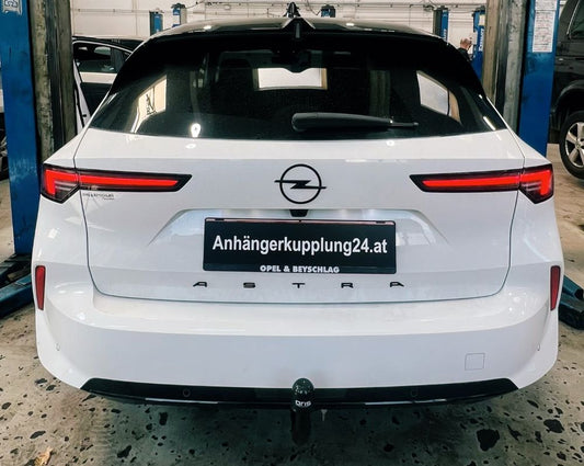 Nachrüstung einer abnehmbaren ORIS Anhängerkupplung am Opel Astra L Sports Tourer