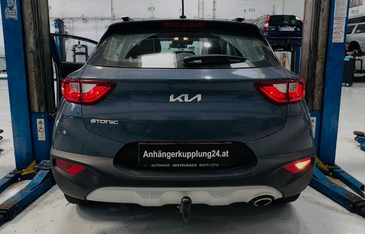 Nachrüstung einer starren AUTO-HAK Anhängerkupplung am KIA Stonic