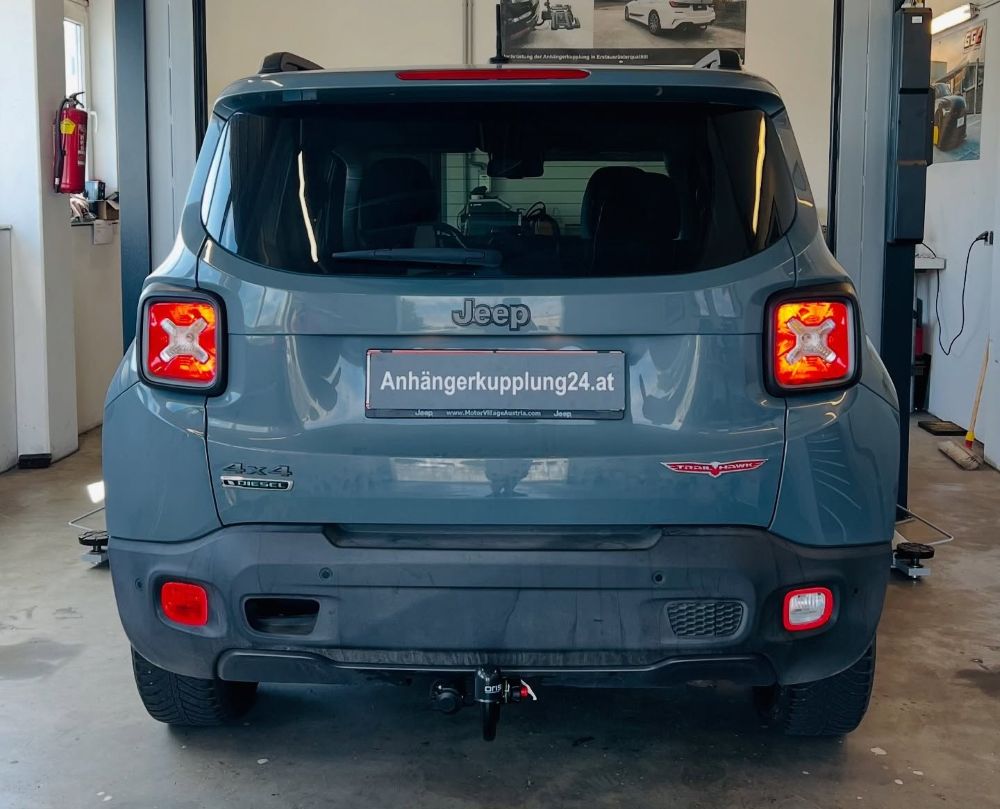 Nachrüstung einer abnehmbaren ORIS Anhängerkupplung am Jeep Renegade SUV