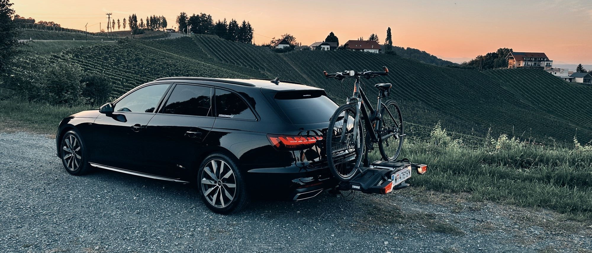 Fahrradträger für Anhängerkupplung am Audi A4 Avant B9.