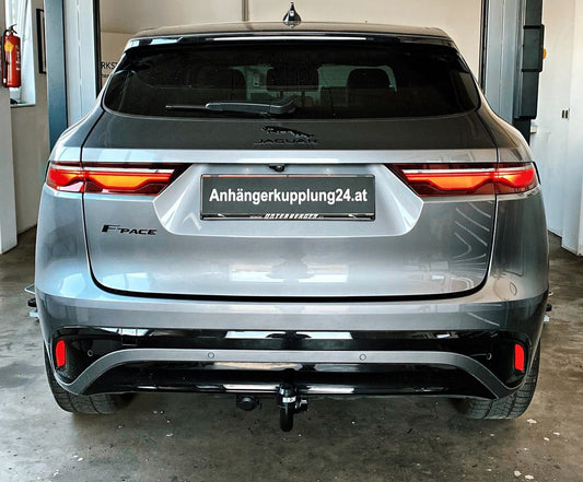 Nachrüstung einer abnehmbaren Anhängerkupplung am Jaguar F Pace