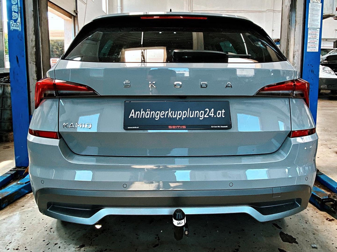 Nachrüstung einer abnehmbaren Anhängerkupplung in am Skoda Kamiq 