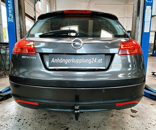 Nachrüstung einer abnehmbaren Anhängerkupplung am Opel Insignia