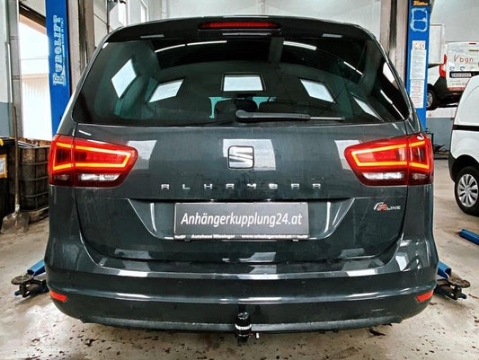 Nachrüstung einer abnehmbaren Anhängerkupplung am Seat Alhambra
