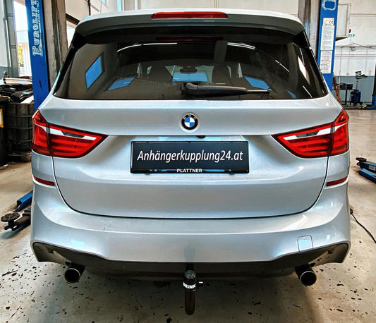 Nachrüstung einer abnehmbaren Anhängerkupplung am BMW 2er Active Tourer