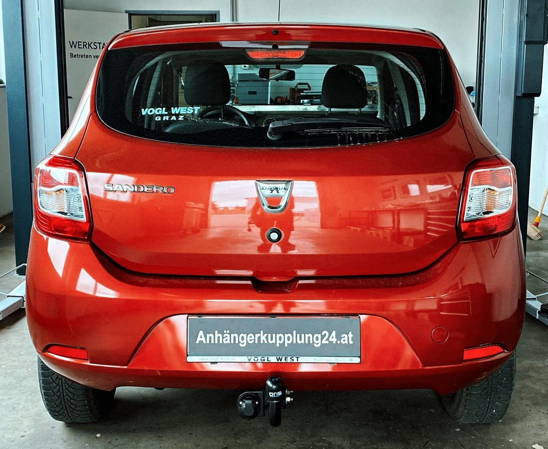Nachrüstung einer starren Anhängerkupplung am Dacia Sandero