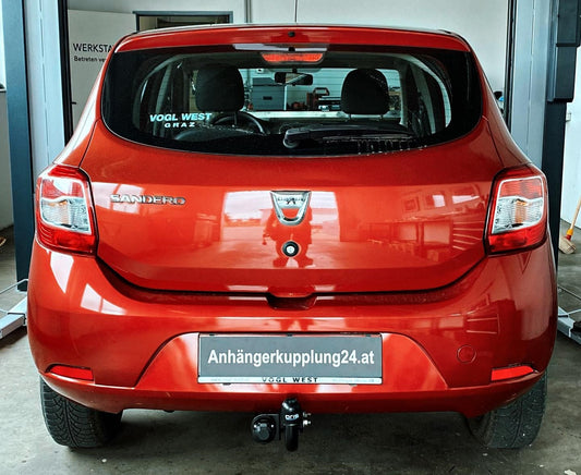 Nachrüstung einer starren Anhängerkupplung am Dacia Sandero