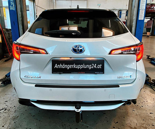 Nachrüstung einer abnehmbaren Anhängerkupplung am Toyota Corolla