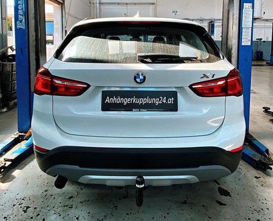 Nachrüstung einer abnehmbaren Anhängerkupplung am BMW X1