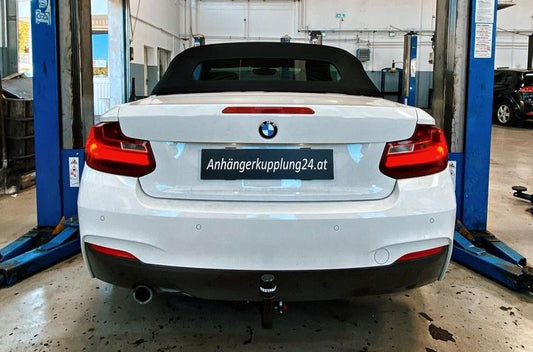 Nachrüstung einer abnehmbaren Anhängerkupplung am BMW 2er Cabrio
