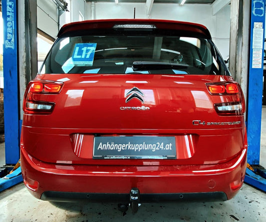Nachrüstung einer starren Anhängerkupplung am Citroën C4 Spacetourer