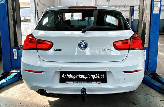 Nachrüstung einer abnehmbaren Anhängerkupplung am BMW 1er