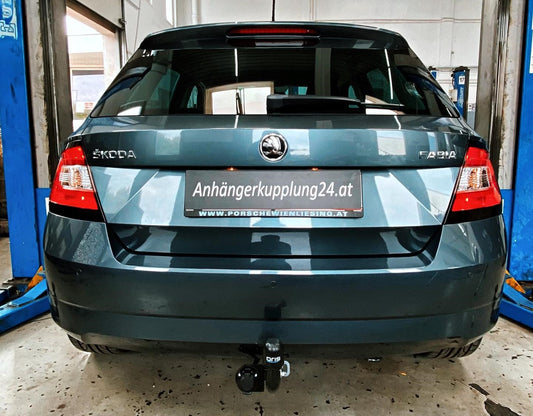 Nachrüstung einer starren Anhängerkupplung am Skoda Fabia