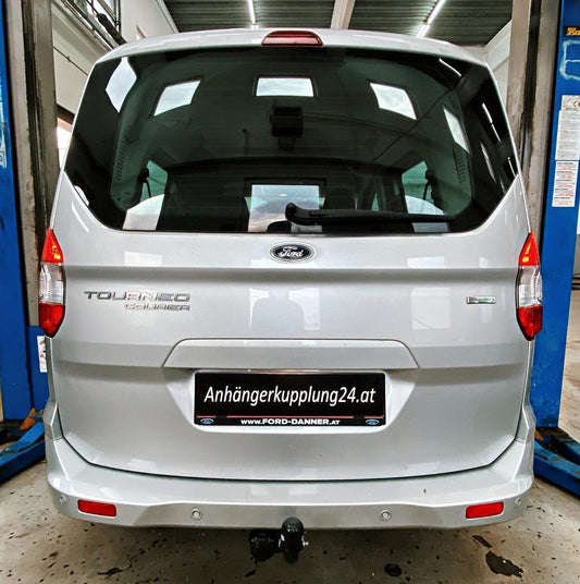 Nachrüstung einer starren Anhängerkupplung am Ford Tourneo Courier