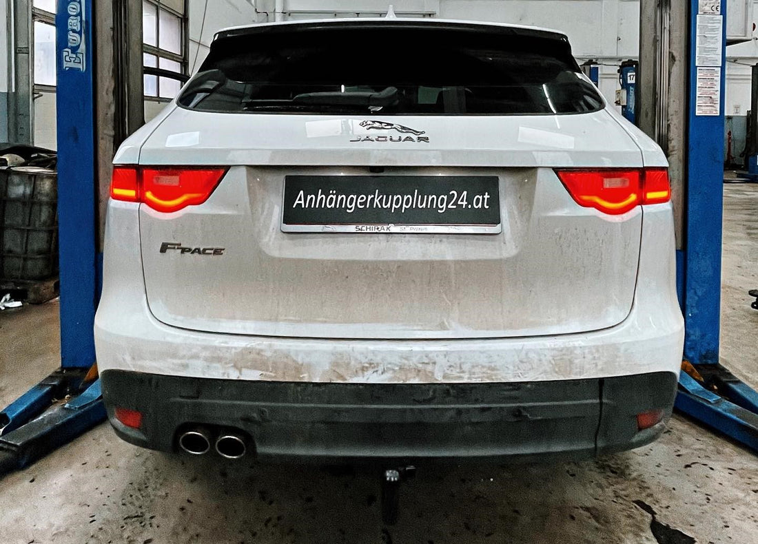 Nachrüstung einer abnehmbaren Anhängerkupplung am Jaguar F-Pace