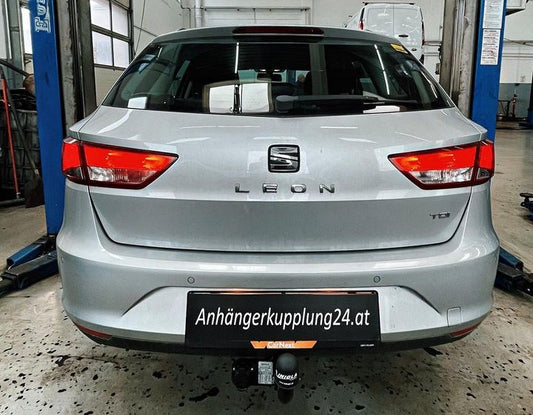 Nachrüstung einer starren Anhängerkupplung am Seat Leon