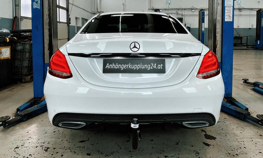 Nachrüstung einer abnehmbaren Anhängerkupplung an der Mercedes C-Klasse