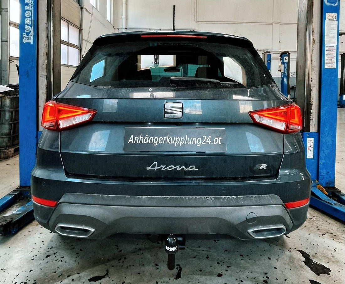 Nachrüstung einer abnehmbaren Anhängerkupplung am Seat Arona