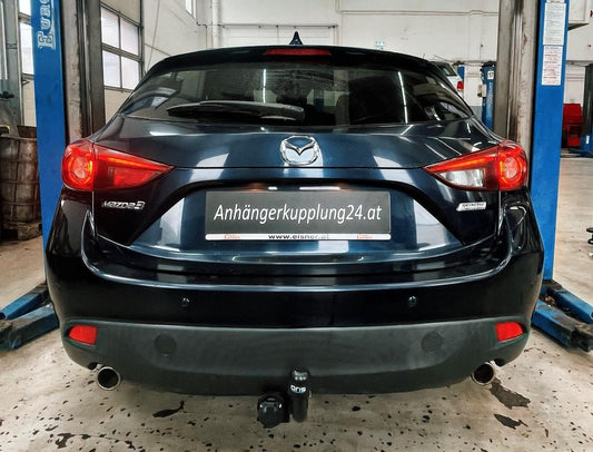 Nachrüstung einer starren Anhängerkupplung am Mazda 3