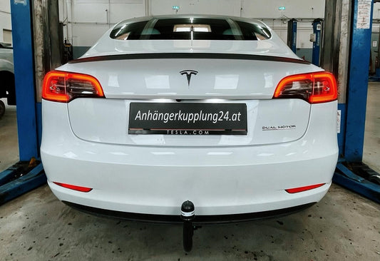 Nachrüstung einer abnehmbaren Anhängerkupplung am Tesla Model 3
