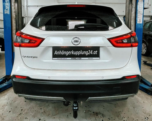 Nachrüstung einer abnehmbaren Anhängerkupplung am Nissan Qashqai 